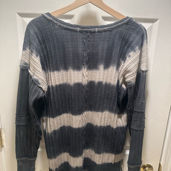 Free People We The Free Size Large Striped  Oversized Scoop Neck Shirt XS - Picture 3 of 3